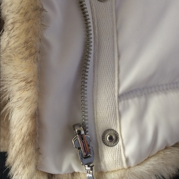 MINT Vintage Juicy Couture Hooded Vest - Picture 2 of 4